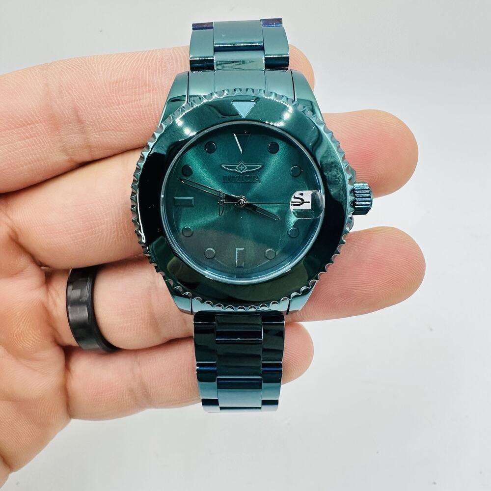 Invicta Women’s Pro Diver 38mm Automatic Green Dial Bracelet Watch Model 38318